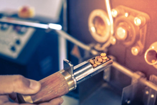 Le métier de torréfacteur : entre innovation et durabilité - Virtus Café